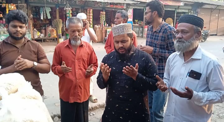 মিজানুর রহমান ভুঁইয়ার উদ্যোগে ইফতার সামগ্রী বিতরণ মোঃ জসিম উদ্দিনঃ