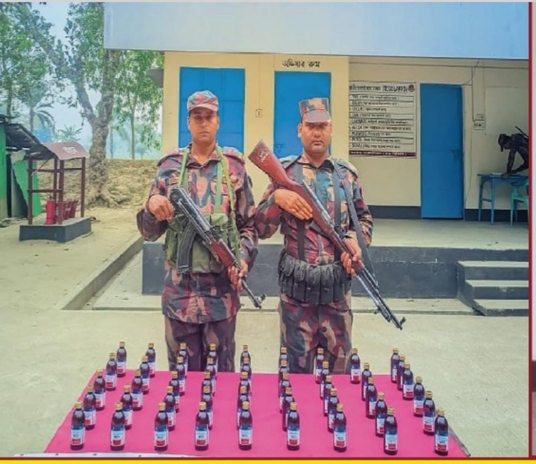 বিপুল পরিমাণ কিটকাট চকলেট ও কসমেটিক আটক।